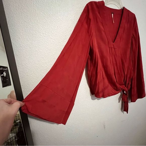 Free People Rust Sienna Coral V Neck Side Tie Oversized Side Tie Blouse XS - Picture 8 of 11